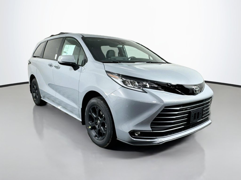New 2026 Toyota Sienna XLE Woodland Edition AWD/4WD image 10