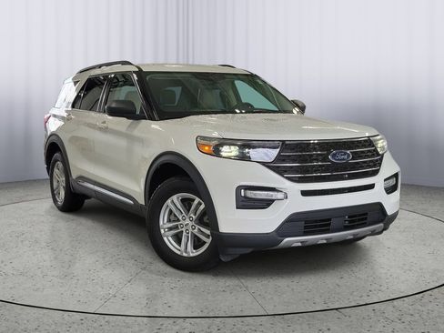 Certified 2020 Ford Explorer XLT w/ Equipment Group 202A AWD/4WD image 1