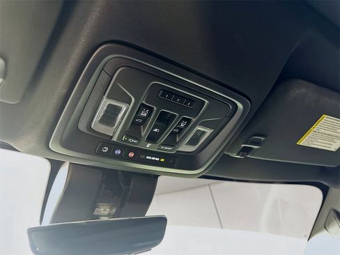 Used 2022 Chevrolet Silverado 1500 High Country w/ High Country Premium Package image 35