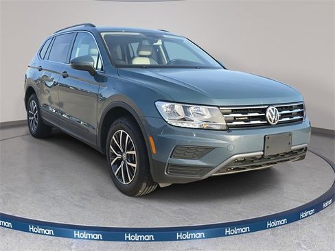 Used 2019 Volkswagen Tiguan SE w/ Panoramic Sunroof Package image 4