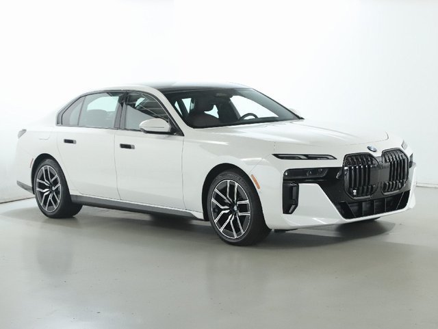 Used 2026 BMW 740i xDrive AWD/4WD image 11