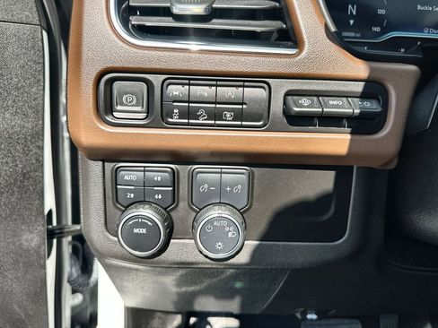 Certified 2023 Chevrolet Tahoe High Country w/ Premium Package 2 image 18