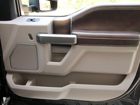 Used 2019 Ford F250 Limited AWD/4WD image 43