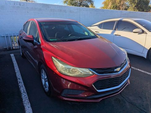 Used 2017 Chevrolet Cruze LT w/ Convenience Package image 4