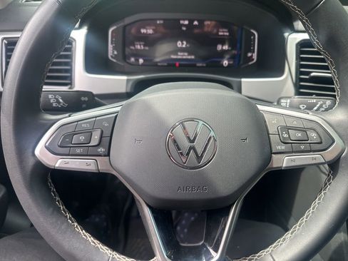 Used 2023 Volkswagen Atlas SE w/ Panoramic Sunroof Package AWD/4WD image 16
