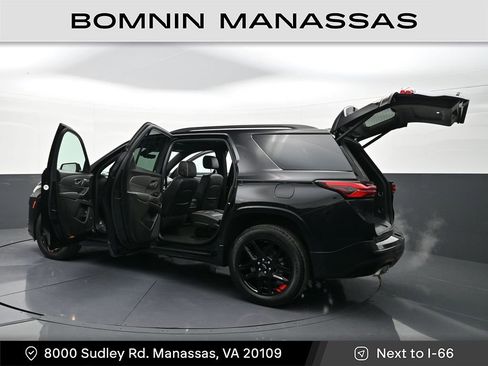 Used 2023 Chevrolet Traverse Premier w/ Redline Edition image 41
