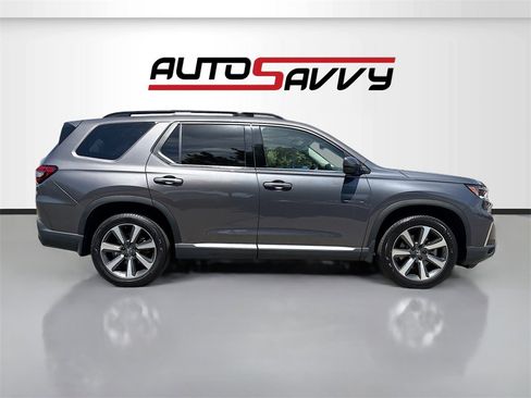 Used 2024 Honda Pilot Elite image 8