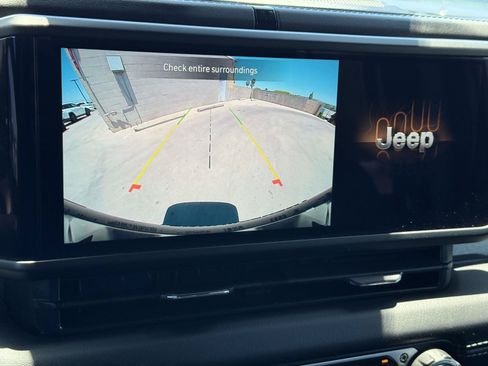 Certified 2025 Jeep Wrangler Unlimited Sahara w/ Safety Group AWD/4WD image 20
