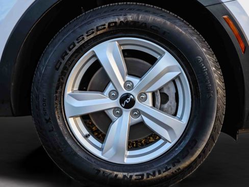 Certified 2024 Kia Sorento LX FWD image 27