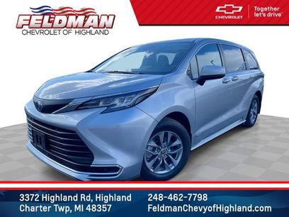 Used 2021 Toyota Sienna XLE