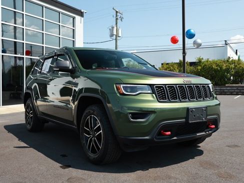 Certified 2021 Jeep Grand Cherokee Trailhawk w/ Trailhawk Luxury Group AWD/4WD image 3