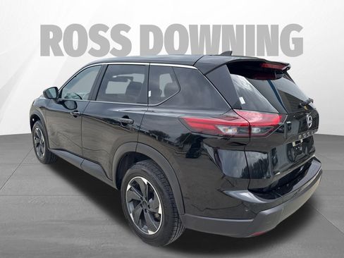 Used 2024 Nissan Rogue SV image 5