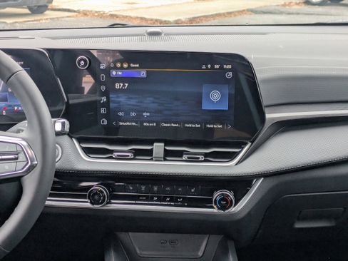 New 2026 Chevrolet Equinox LT w/ Safety and Technology Package image 18