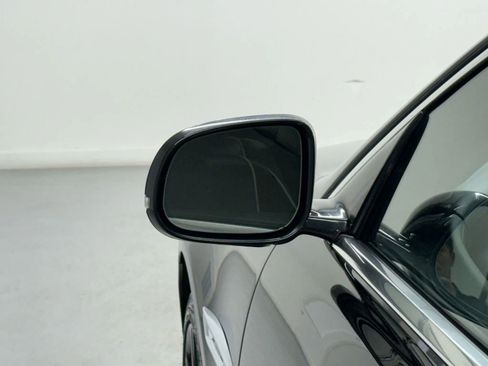 Used 2017 Jaguar XJ R-Sport image 33