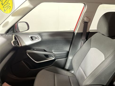 Used 2023 Kia Soul LX w/ LX Technology Package image 25