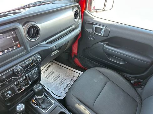 Used 2023 Jeep Gladiator Sport image 25