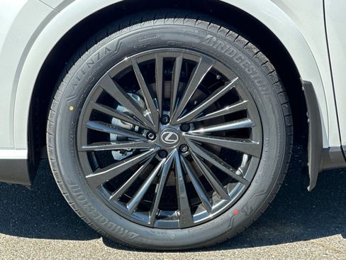 New 2026 Lexus RX 450h AWD image 25
