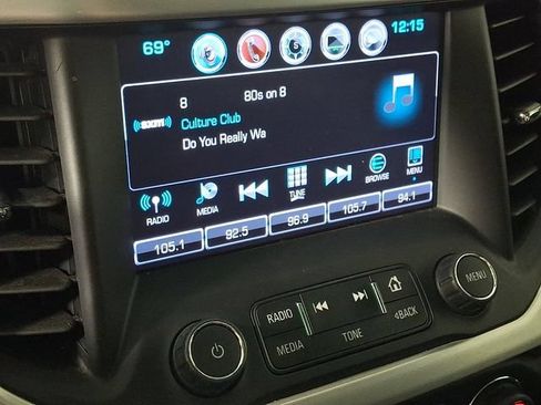 Used 2019 GMC Acadia SLT w/ LPO, Floor Liner Package AWD/4WD image 3