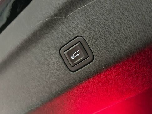 Used 2023 Cadillac Escalade ESV Luxury RWD image 21