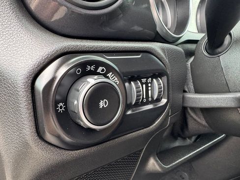 Used 2021 Jeep Wrangler Unlimited Sport AWD/4WD image 14
