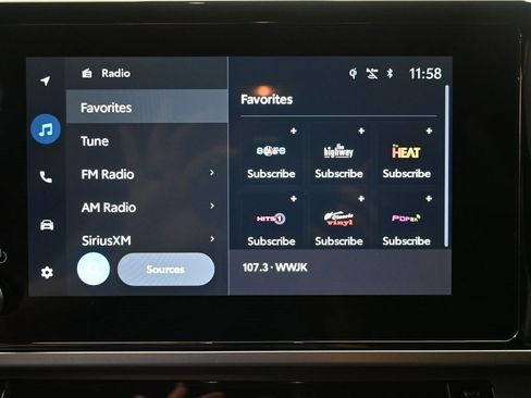 Used 2025 Toyota Camry SE image 16