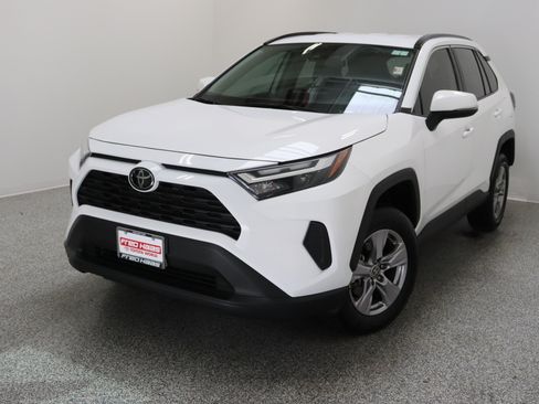 Used 2025 Toyota RAV4 XLE FWD image 2