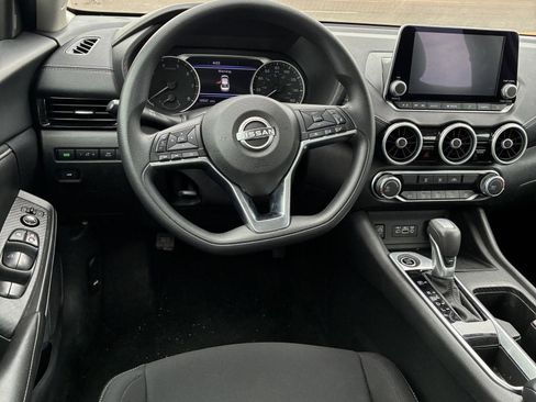 Used 2025 Nissan Sentra SV image 20