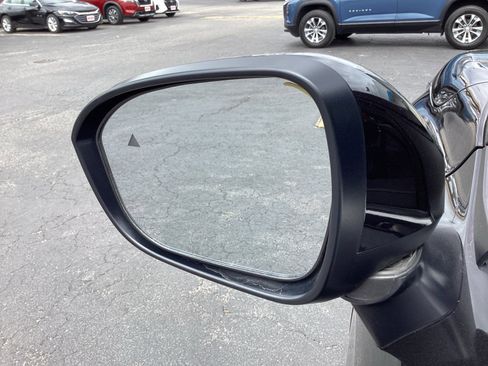 Used 2024 Mitsubishi Outlander SE Black Edition image 31