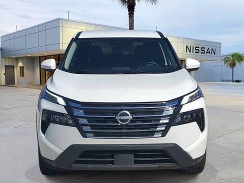 Used 2025 Nissan Rogue SV FWD image 10