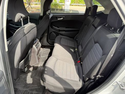 Used 2018 Ford Edge SE image 22