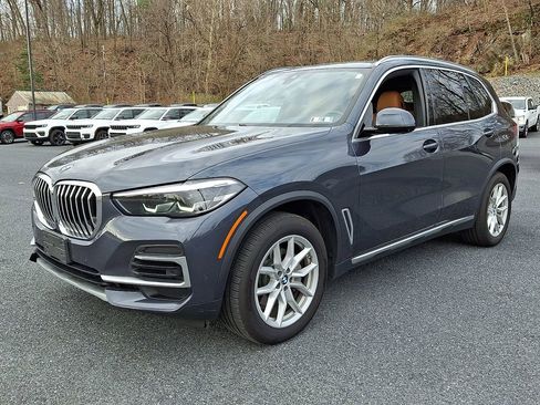 Used 2022 BMW X5 xDrive40i w/ Parking Assistance Package AWD/4WD image 3
