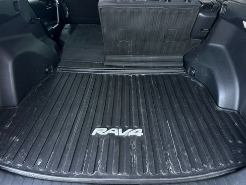 Used 2023 Toyota RAV4 LE AWD/4WD image 14