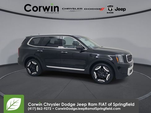 Used 2025 Kia Telluride S AWD/4WD image 1
