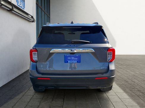 Certified 2022 Ford Explorer XLT image 4