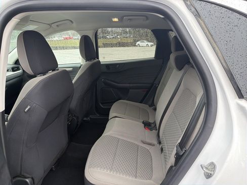 Used 2022 Ford Escape SE image 12