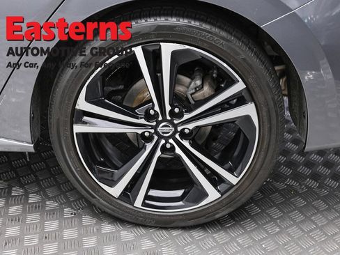 Used 2023 Nissan Sentra SR w/ SR Premium Package FWD image 8