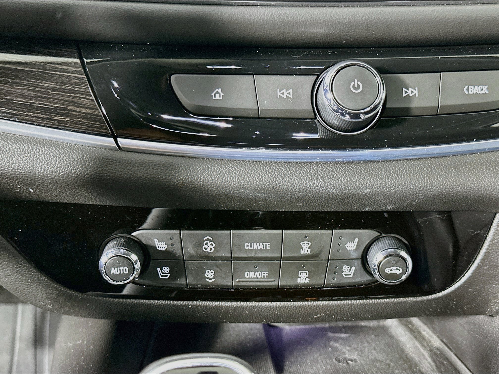 Used 2021 Buick Enclave Avenir w/ Avenir Technology Package FWD image 24