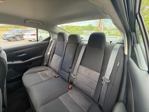 Certified 2025 Nissan Sentra SR FWD image 25