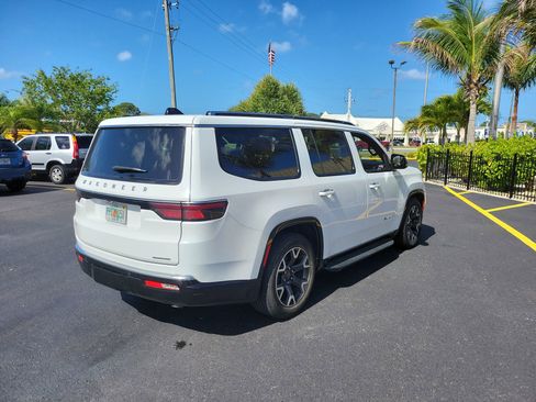 Used 2024 Jeep Wagoneer Series III image 6