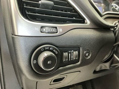 Used 2021 Jeep Cherokee Limited AWD/4WD image 28