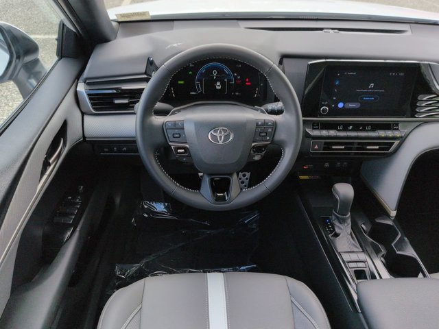 Certified 2025 Toyota Camry SE FWD image 15