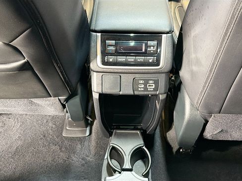 Used 2024 Subaru Ascent Limited w/ Technology Package image 27