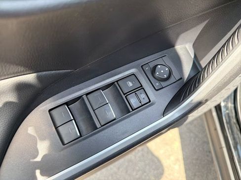 Used 2022 Toyota RAV4 SE AWD/4WD image 17