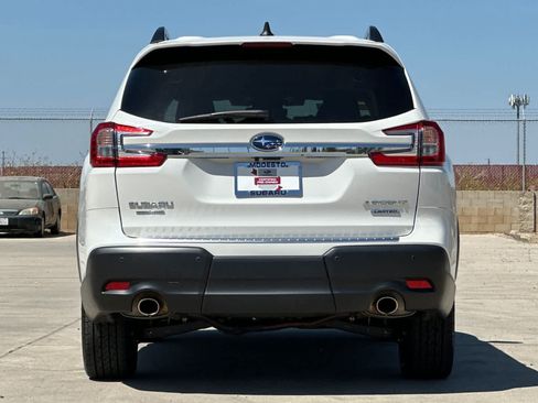 Used 2025 Subaru Ascent Limited AWD/4WD image 4