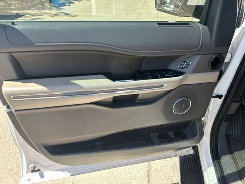 Used 2019 Ford Expedition Max XLT w/ Equipment Group 202A RWD image 10