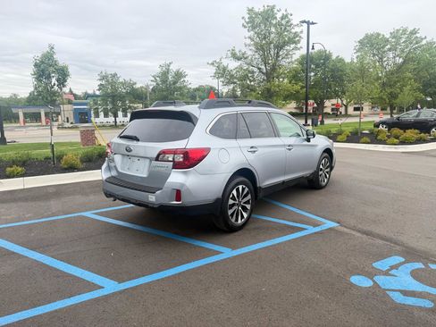 Used 2017 Subaru Outback 2.5i Limited AWD/4WD image 4