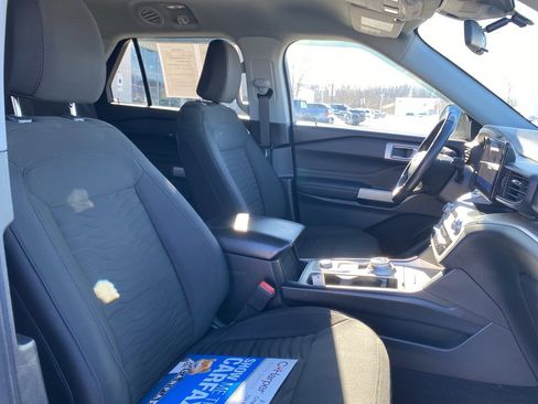 Used 2021 Ford Explorer XLT image 11