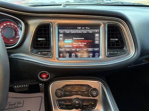 Used 2017 Dodge Challenger SRT Hellcat image 19