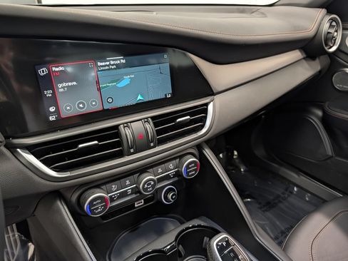 Used 2025 Alfa Romeo Giulia AWD w/ Driving Assist Package image 12