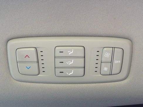 Used 2023 Kia Carnival LX FWD image 25